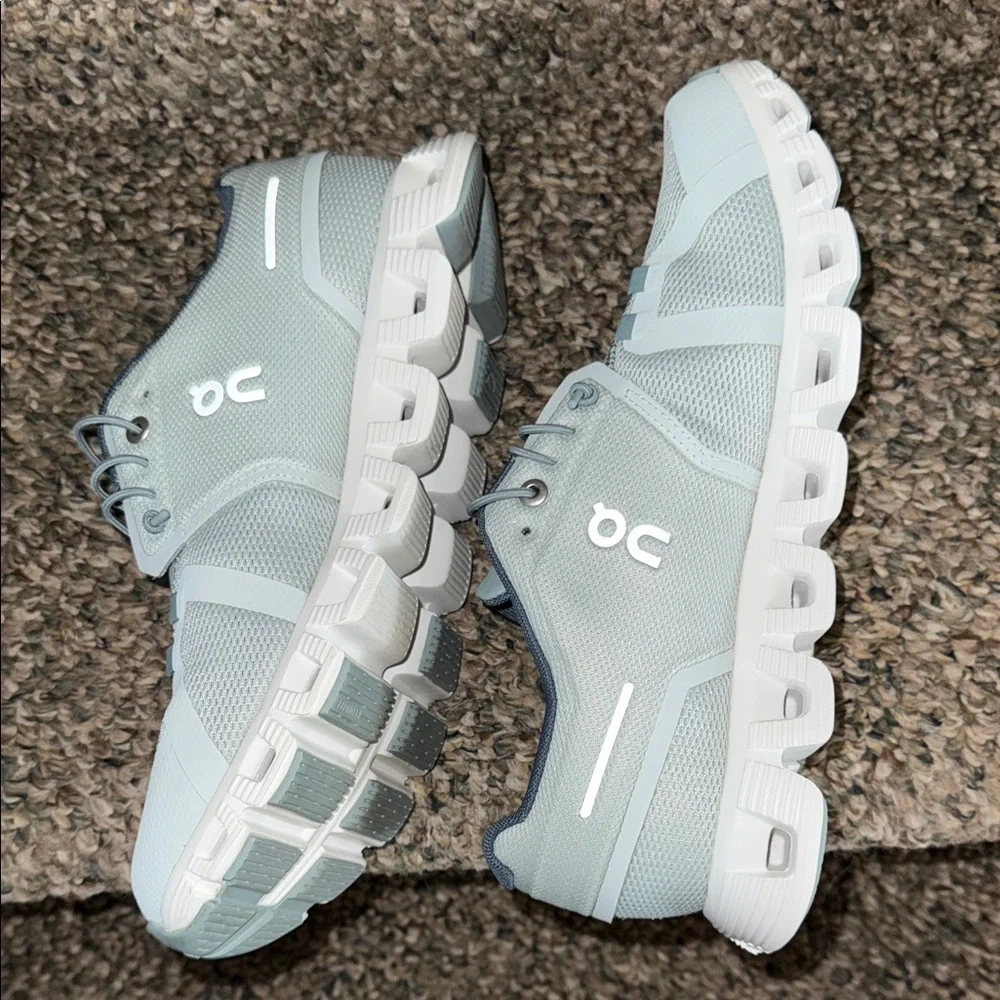 ON Running Cloud 5 size 8.5 slip on shoes pale blue grey aqua color - Picture 4 of 5